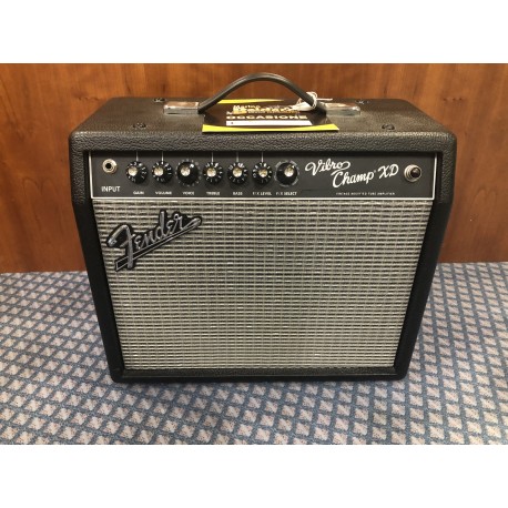 Fender vibro champ usato